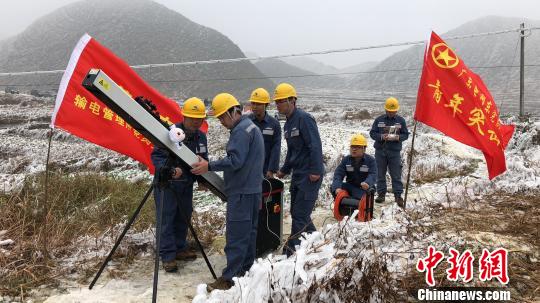 廣東電網亮出高科技防冰 激光清障儀現身 廣東電網亮出高科技防冰 激光清障儀現身