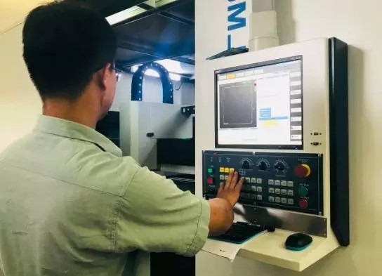 格力首臺光纖激光切割機交付用戶 系自主研發 格力首臺光纖激光切割機交付用戶 系自主研發