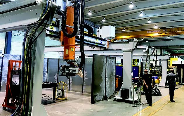 比較技術：底部為非焊接接頭，上方為 MAG 焊縫，上方為 Trumpf Fusion Line 焊接（結合了焊絲和激光），在為該過程重新設計接頭后， 頂部為自體激光焊接。