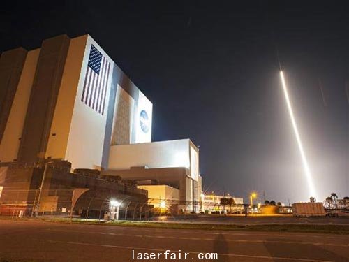1月30日，TDRS-K衛星從肯尼迪太空中心發射升空
