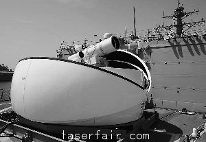 安裝在“杜威”號導彈驅(qū)逐艦上的激光武器系統(tǒng)。