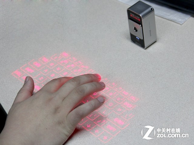 科技照亮生活 虛擬激光鍵盤(pán)的前世今生 別用太平洋的圖，，換成ZOL的吧 
